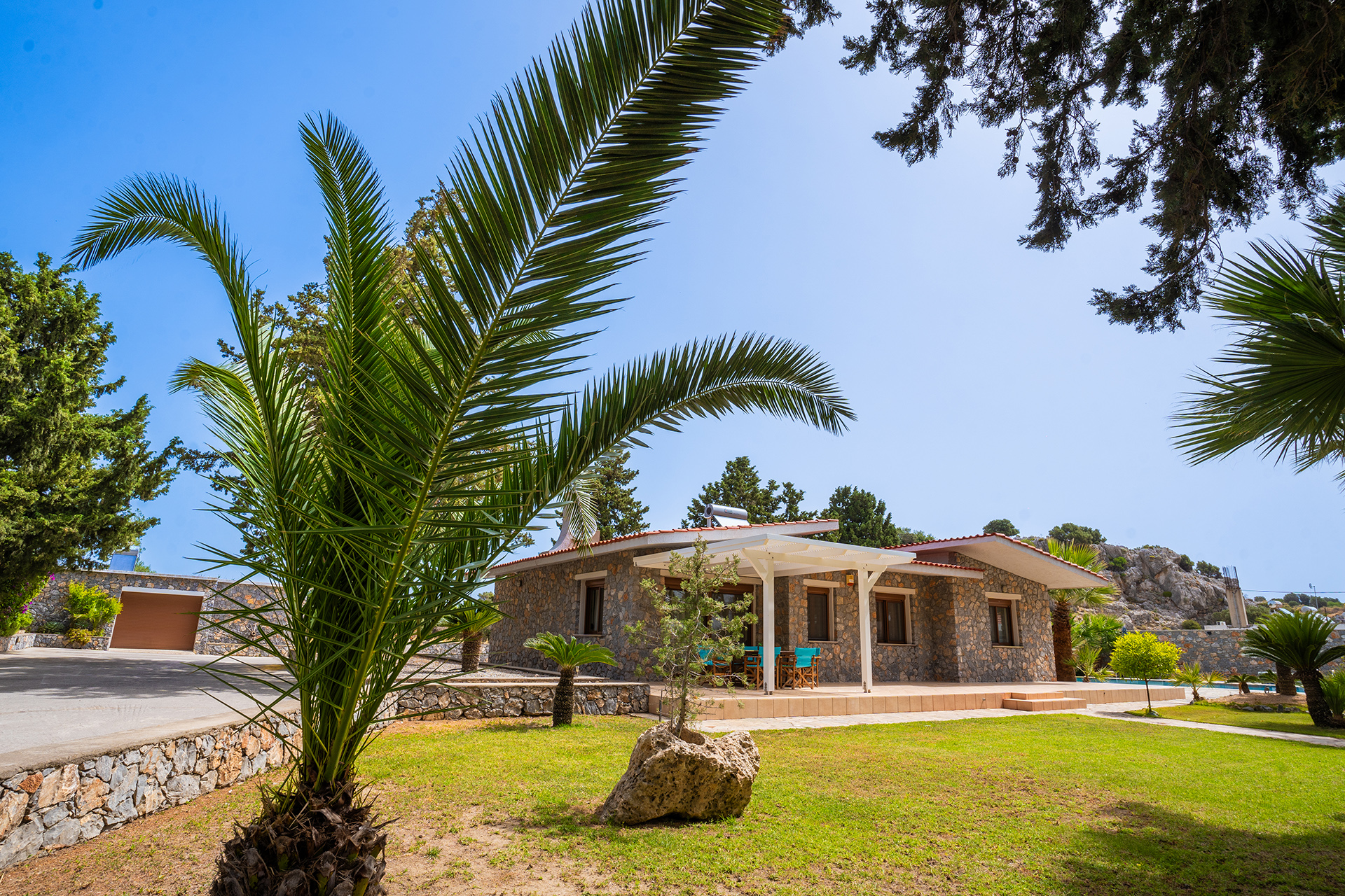 Εξωτερικός χώρος Villa Madia-2